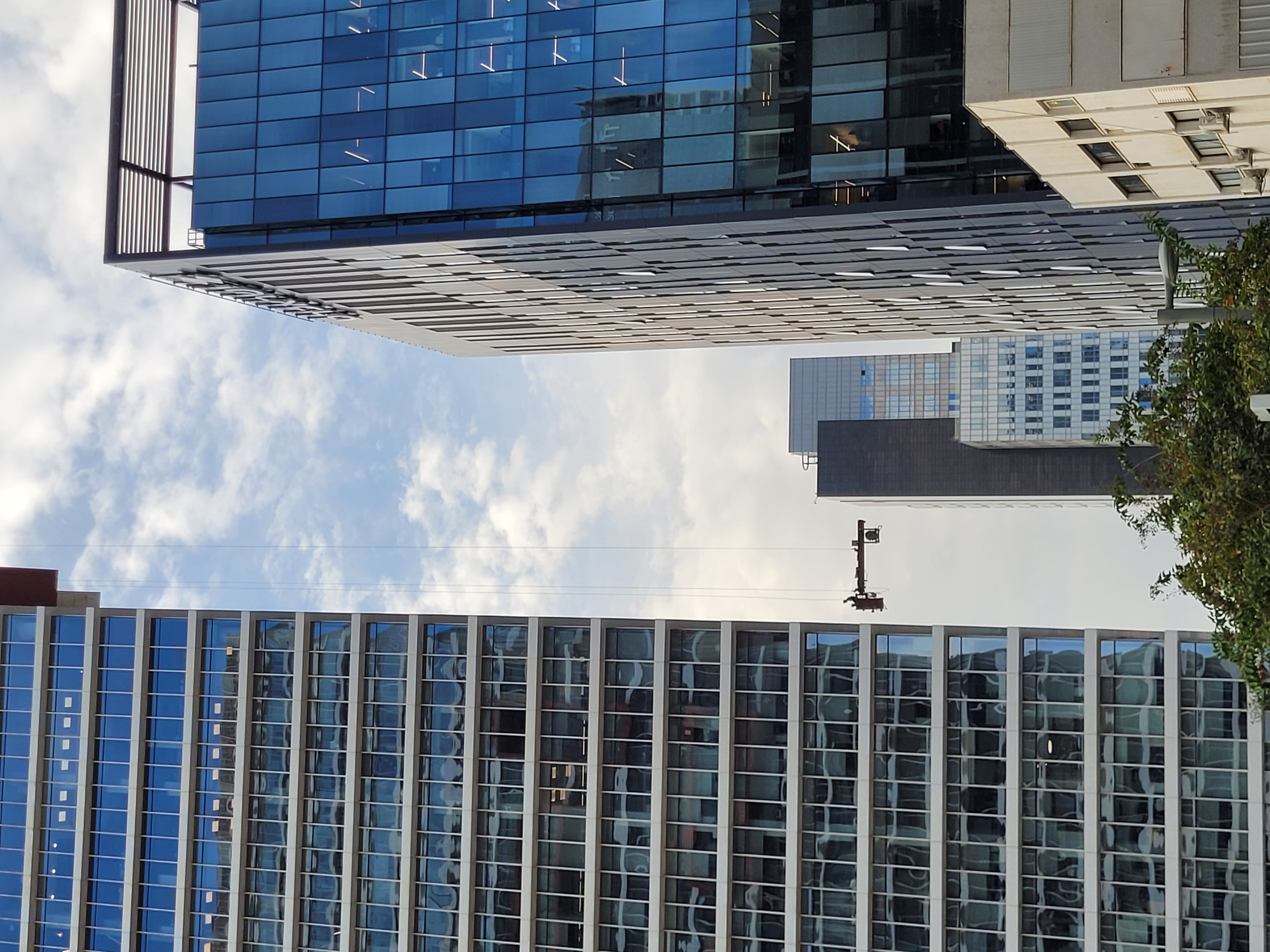 מנוף בבניין BSR