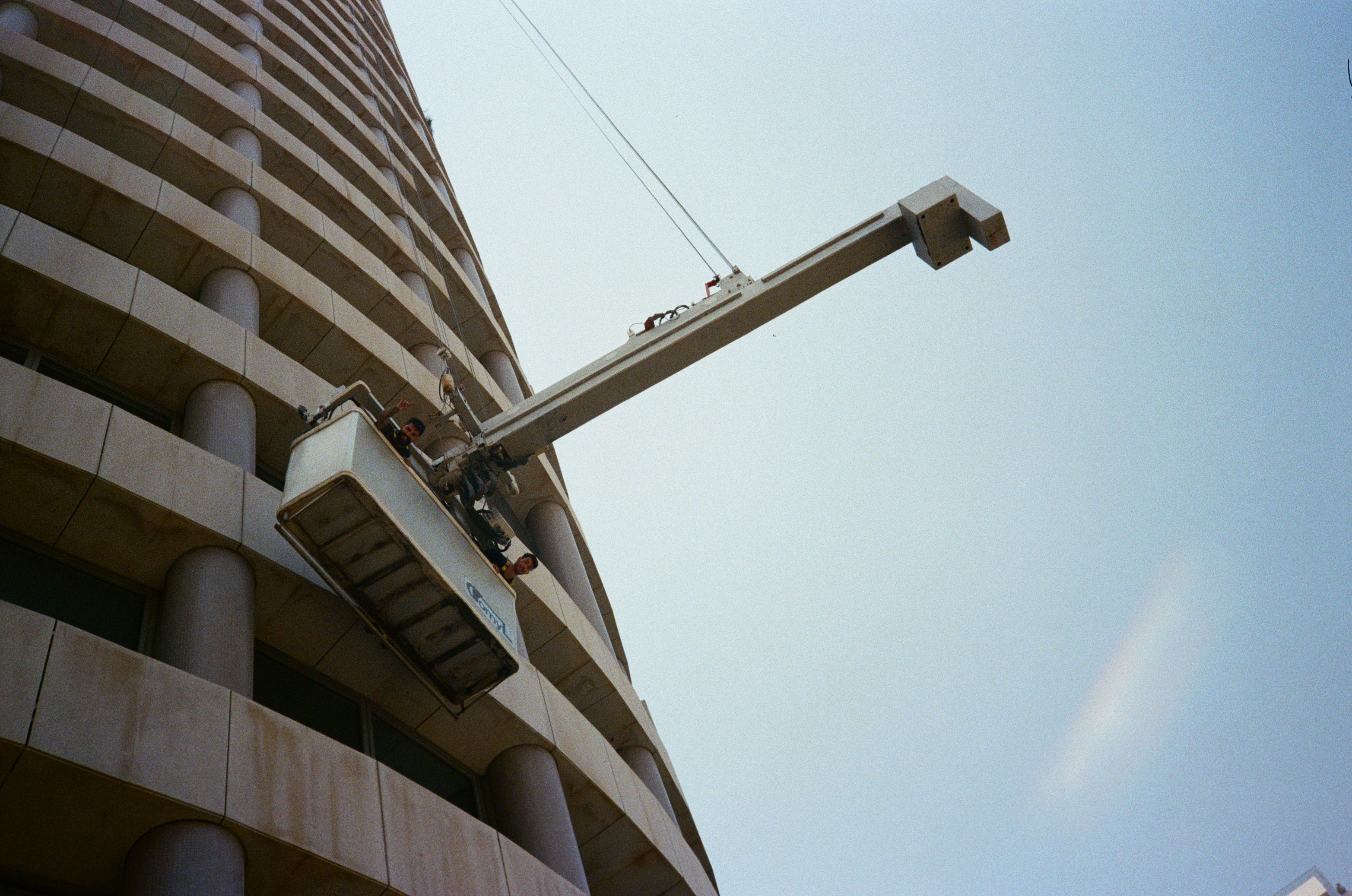 ניקוי חלונות מגדל